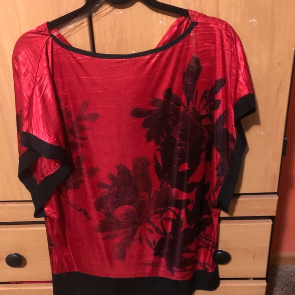 Maurice’s Top - Picture 2 of 3